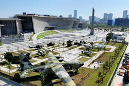 HỌC SINH TRƯỜNG THCS NGHĨA HỒNG THAM QUAN TRẢI NGHIỆM TẠI BẢO TÀNG LỊCH SỬ QUÂN SỰ VIỆT NAM VÀ THIÊN ĐƯỜNG BẢO SƠN