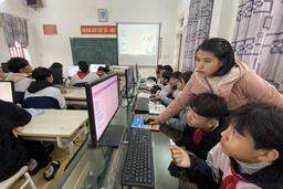 Trường THCS thị trấn Rạng Đông tích cực chuyển đổi số trong công tác quản lý và dạy học