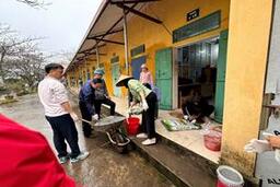 ĐOÀN VIÊN THANH NIÊN TRƯỜNG TIỂU HỌC XÃ NGHĨA THÁI CHĂM SÓC CÂY XANH TẠO NGÔI TRƯỜNG XANH – SẠCH – ĐẸP